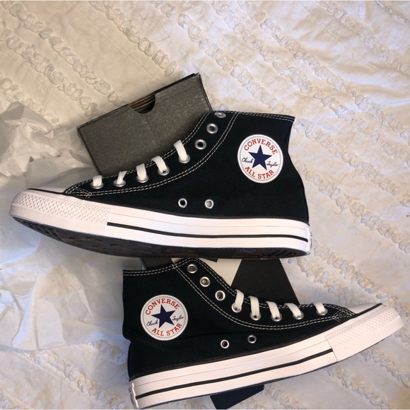 Hello Kitty converse - Picture 2 of 5